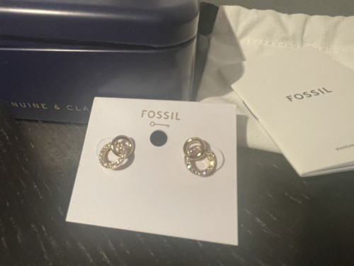 Fossil gelbgoldfarbige