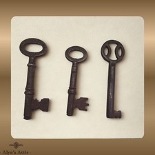 3 antike Schranktürschlüssel