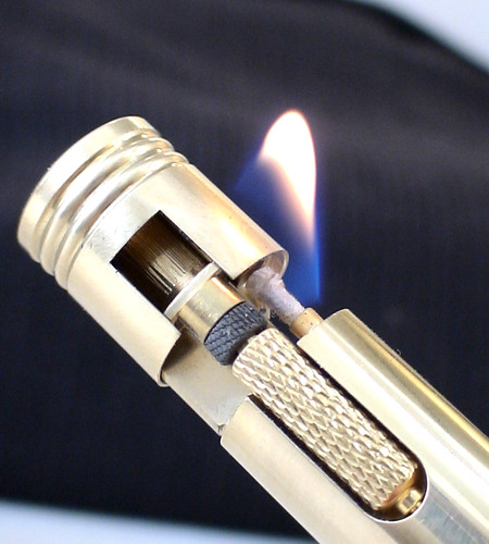 Feuerzeug lippenrote form - feuerzeug, @