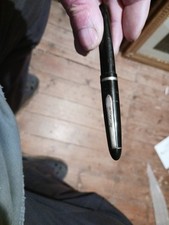 Alter Füllfederhalter von