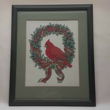 Fertiges Kreuzstichbild, gerahmt. Weihnachtsmotiv "Kardinal" 40,5 cm x 33,5 cm