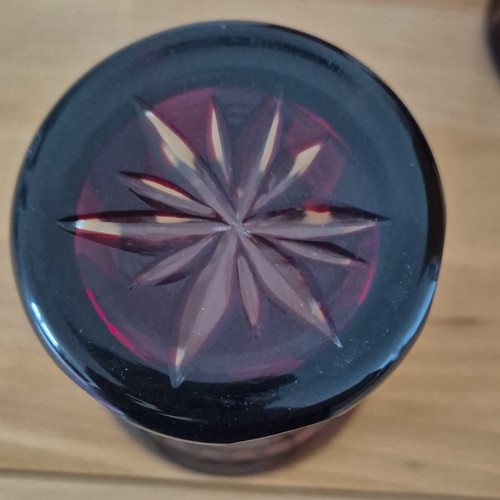 Geschliffene rote kristall - rote,