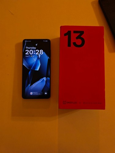 One plus 256gb storage 12gb - one,