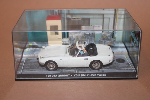 James bond 007 toyota - bond,