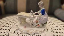 Porzellanfigur Royal München Klavierspielerin im Rokoko-Stil am Piano Vintage 39