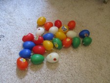 24 einfache bunte Oster Eier aus Kunststoff - Vintage