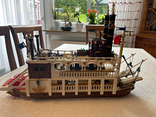 Schaufelraddampfer