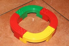 Lego Duplo Ville - Eisenbahn, Rennbahn mit Bogen 4 Teile rot, gelb, grün Auto