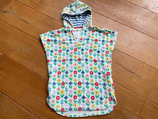 BABY BODEN: Frottee – Kapuzenponcho bunte Miniblumen Gr. 104