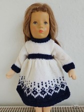 Gestricktes Puppenkleid