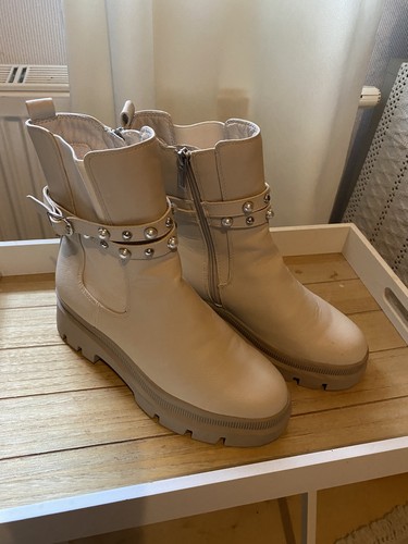 Beige boots von - boots,