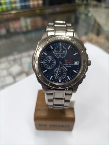 Seiko titanium v657 - blue, dial