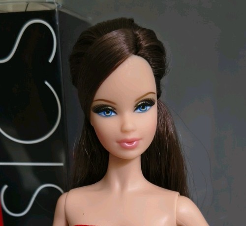 Barbie basics 2010 collection - barbie,
