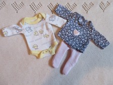 2 neuwertige Kleidungs-Sets für Ihre Mini-Reborn/Silikon-Babys 23 bis 25cm