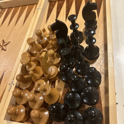 Vintage schachspiel aus holz - vintage,
