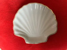 Seifenschale Porzellan Muschel weiß mit Goldrand