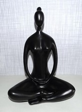 dekorative Deko Yoga Frauenfigur in schwarz