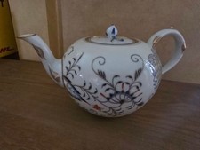 Porzellan Teekanne Meissen mit Gold Bemalung stand nur in der Vitrine