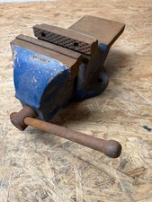 massiver Schraubstock Backen