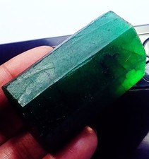 Natürlicher Smaragd Roh 300+