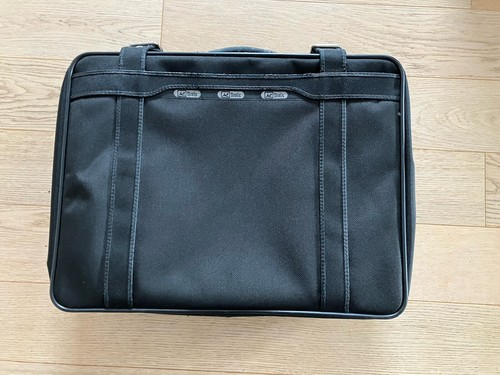 Koffer für reisen - in, schwarz