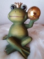 Deko Froschkönig mit goldener Kugel H: 16 cm