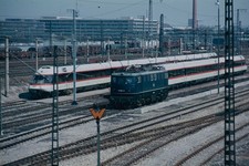 Originaldia von 110 002 Bw München Hbf 77