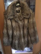 Imitat-Felljacke Stil Wolf, mit Felljackenverschluss, 