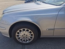 Mercedes E Klasse 211 Kotflügel Fender Seitenwand vorn links 744 Brillantsilber