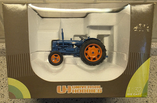 Universal hobbies fordson - universal,