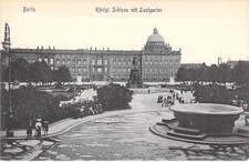 Berlin AK Schloß mit Lustgarten Granitschale Ansichtskarte um 1920 Kleinformat