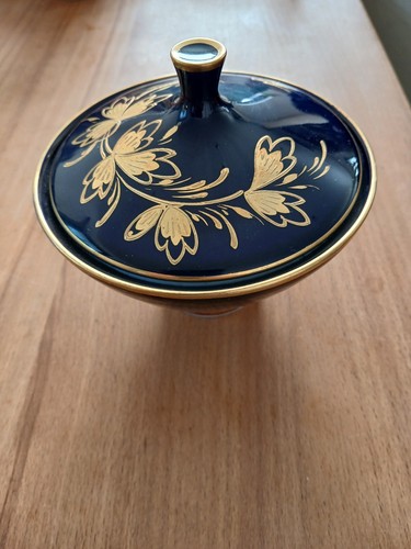 Porzellanschale mit deckel - deckel, in