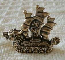 Drache als Boot aus Messing