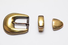 Gürtelschnalle mit Schlaufe +