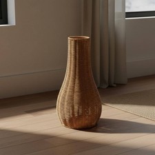 Vase in Rattanoptik