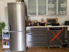 IKEA Küche mit E-Geräten in Grau