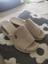 Schicke Pantolette In Leinen