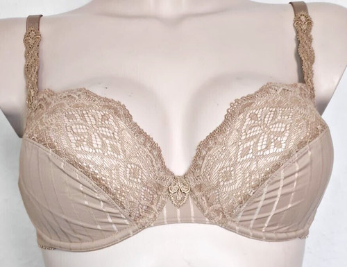 Felina conturelle belle - conturelle,