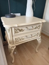 Barockstil-Nachttisch / Beistelltisch – Cremeweiß mit Goldakzenten - deko