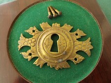 Viktorianischer antiker Messing Rosettenschrank Truhe Schubladenschrank Schlüssellochschloss Original