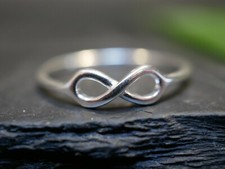 Silber 925 Ring Eternity Acht Unendlich Ewigkeit BEE Liebe Freundschaft 1,8 cm