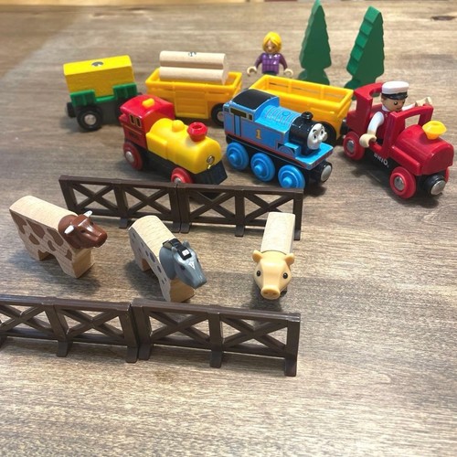 Brio train farm scenery set - farm,