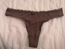 String gr 2xs Braun Mit Schleife und Spitze 