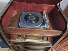 Musiktruhe mit Radio und Plattenspieler antik