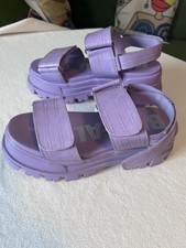 Buffalo Plateo Sandalen Fliederfarben