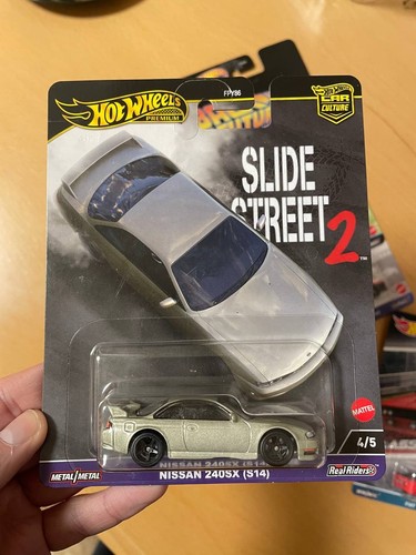 Hot wheels premium nissan - hot,
