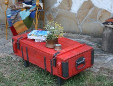 Couchtisch von rot truhe kiste - couchtisch,