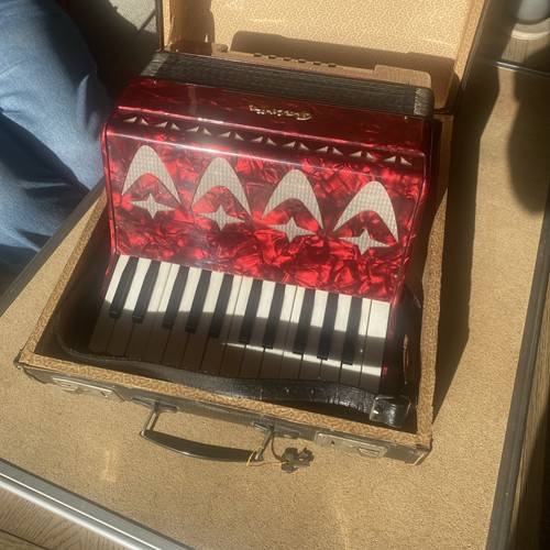 Klavier akkordeon vintage - klavier,