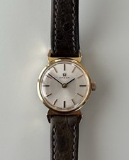 Schöne goldene omega - goldene,