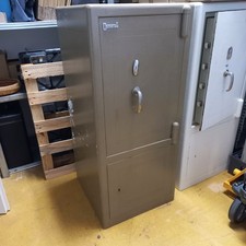 TRESOR groß, Möbeltresor mit SCHLÜSSEL, gebraucht, sehr guter Zustand, OSTERTAG